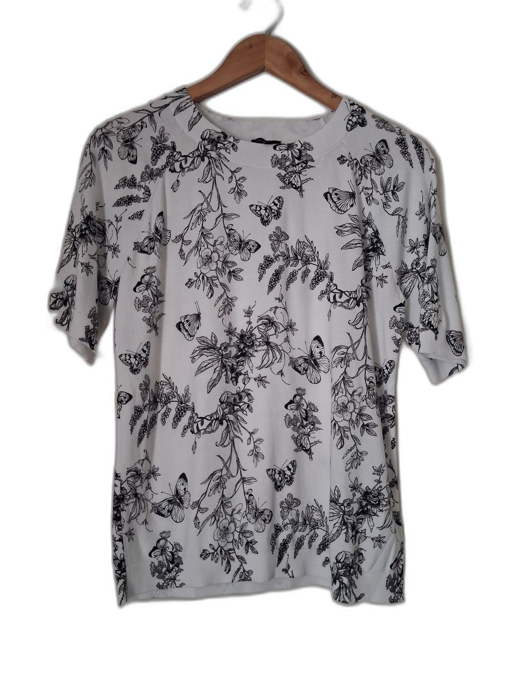 Talbots Women’s Novelty Print White Floral Butterfly Print Knit Tee M
